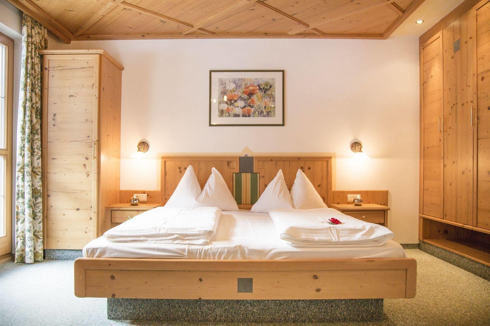 Fliana Arlberg Studios Sankt Anton am Arlberg Bagian luar foto