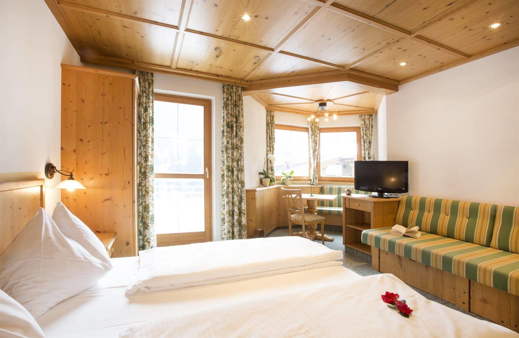 Fliana Arlberg Studios Sankt Anton am Arlberg Bagian luar foto
